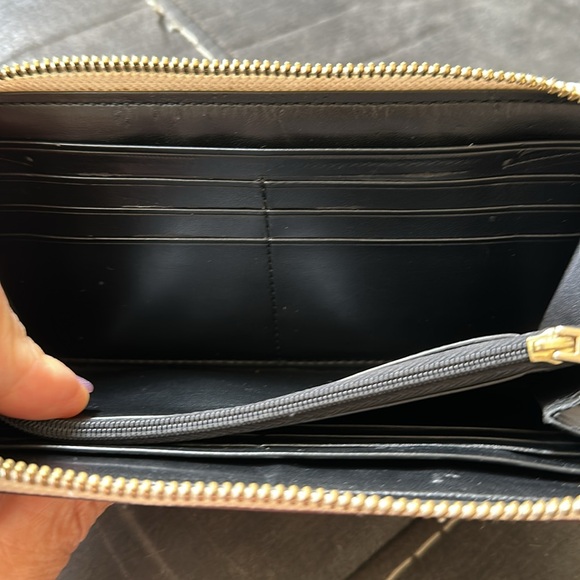 Coach Cream and Black Women's Butterfly Bows * Slight Peeling INSIDE - Picture 8 of 8